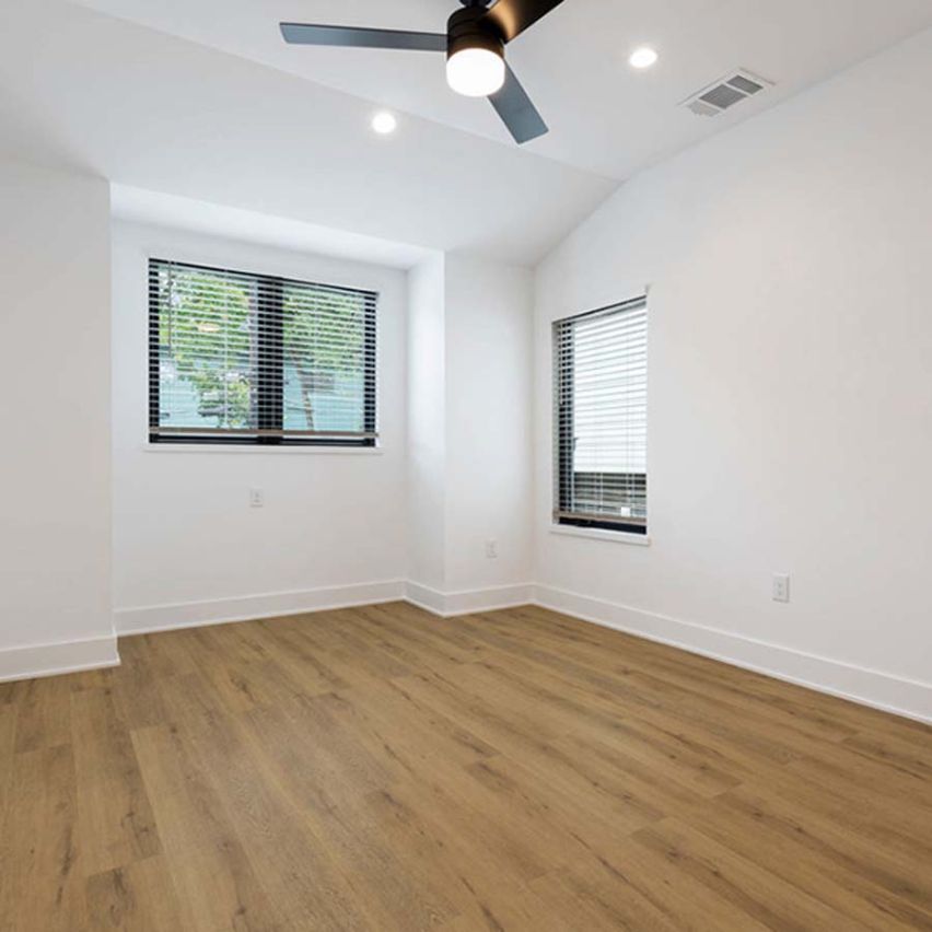 Venetian White Oak Rigid Core Vinyl