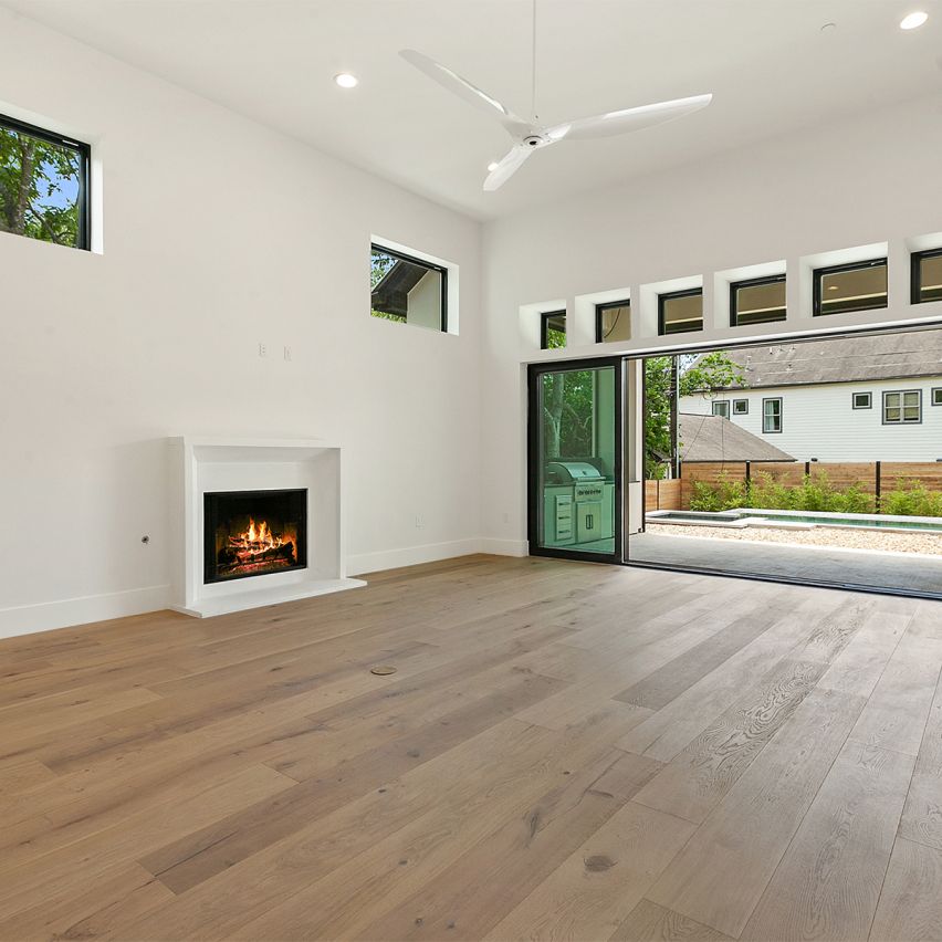 Wire Brushed Carmel White Oak Flooring - 9.5