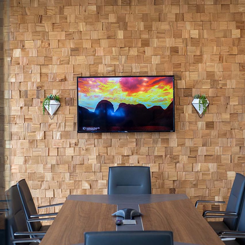 3D Textured Natural End Grain White Oak Walling 7.5