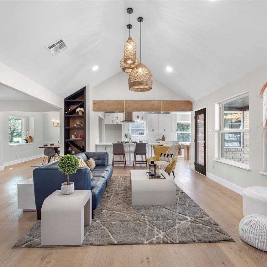 Wire Brushed Meribel White Oak Flooring - 7.5