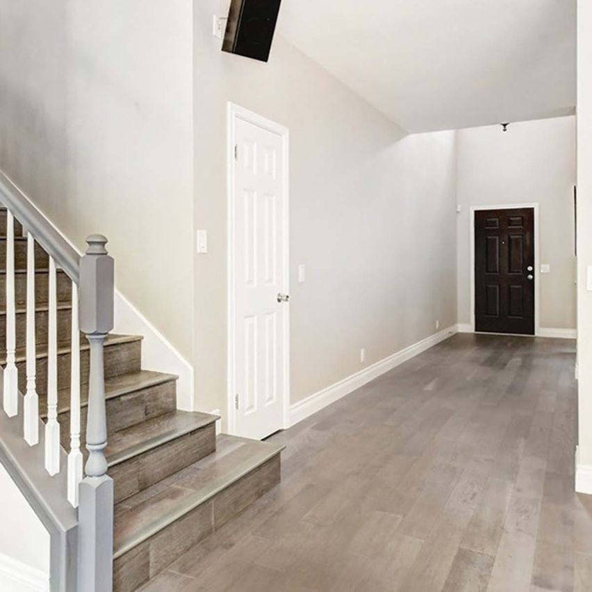 Wire Brushed Stonebridge White Oak Flooring