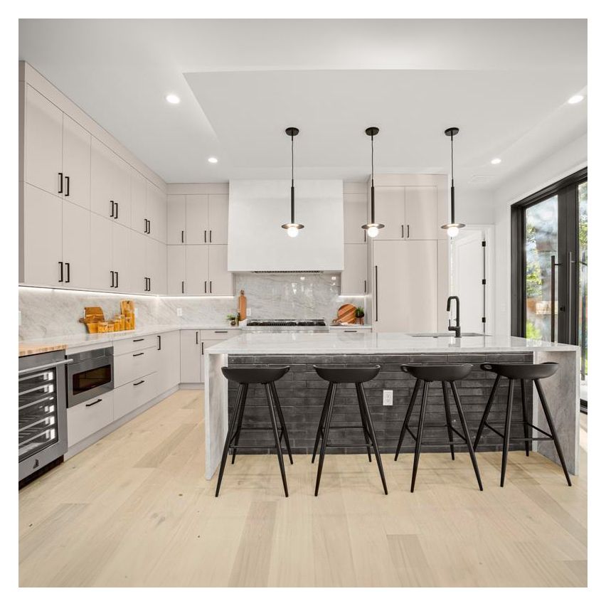 Wire Brushed St. Moritz White Oak Flooring - 7.5
