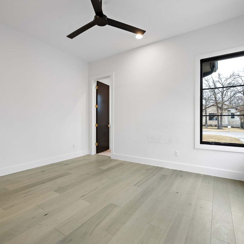 Smooth Valencia Maple Flooring - 7.5