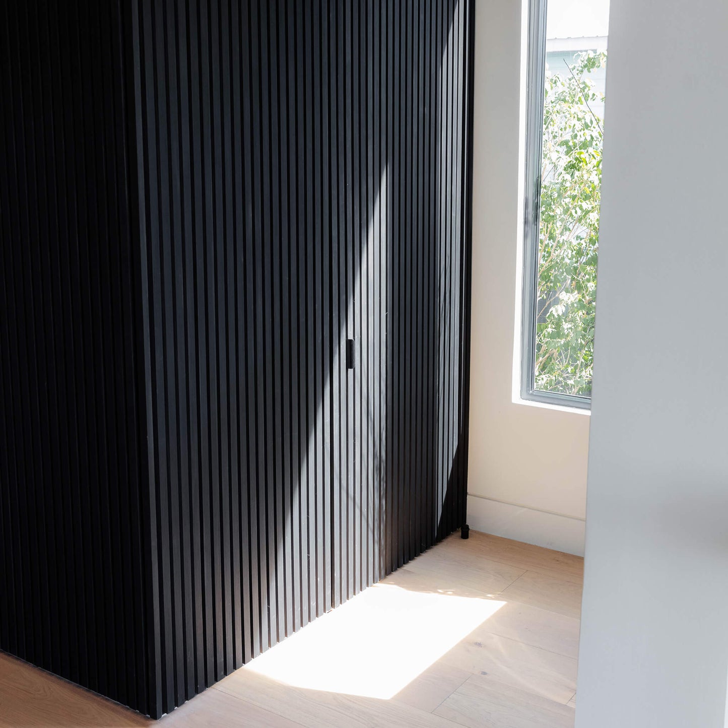 Noir White Oak Acoustic Slat Panels 120"